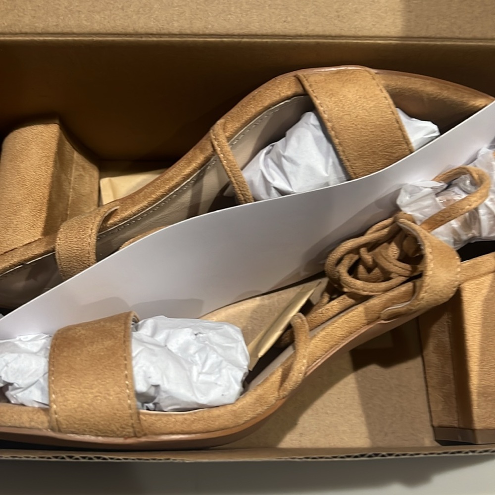 NWB STRAPPY LACE UP HEELED SANDALS - Picture 12 of 13